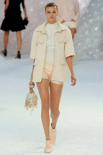 Look 48